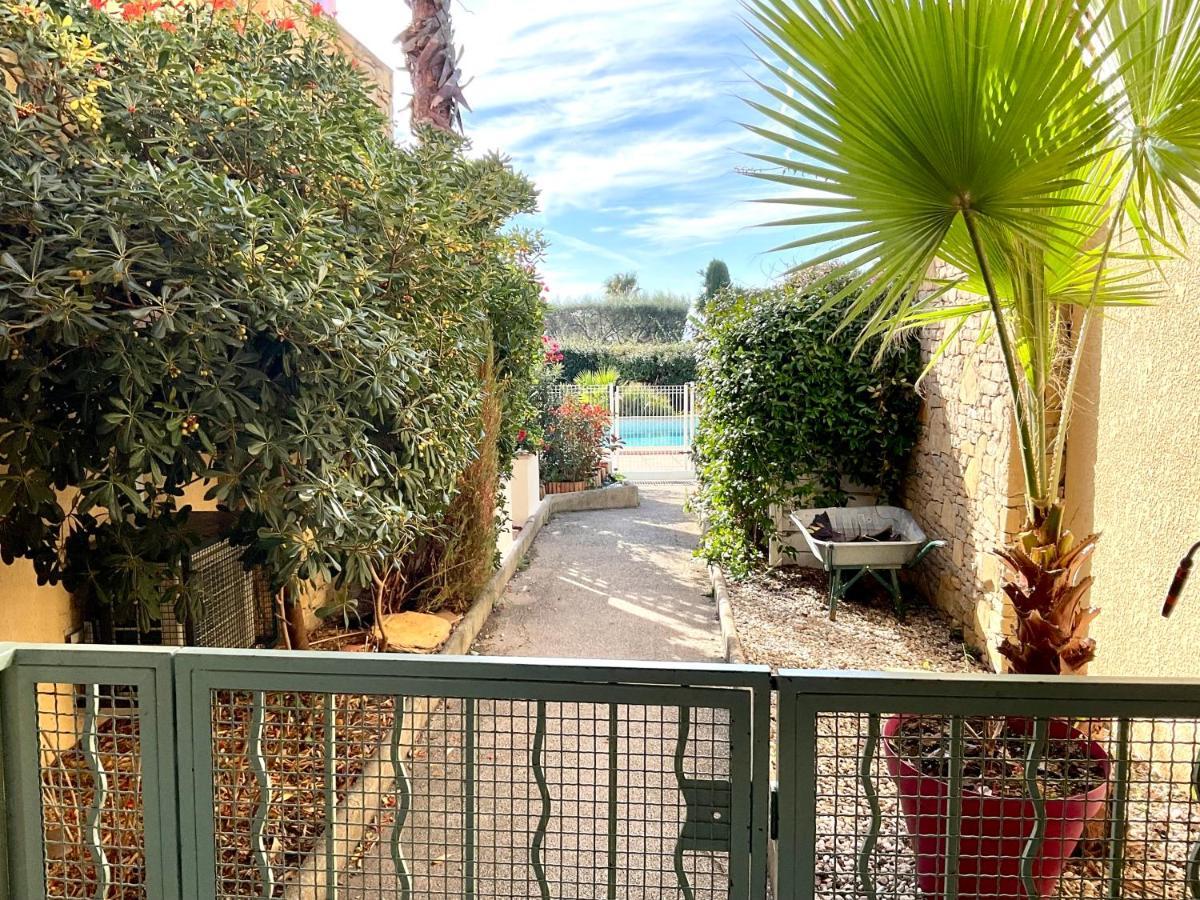 Appartement Sanary Vue Mer Au Calme Buitenkant foto